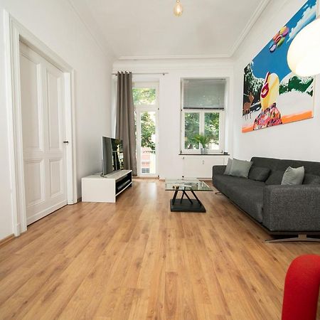 White 60 Qm Apartment - Zentral - Balkon - Messe Düsseldorf Eksteriør bilde