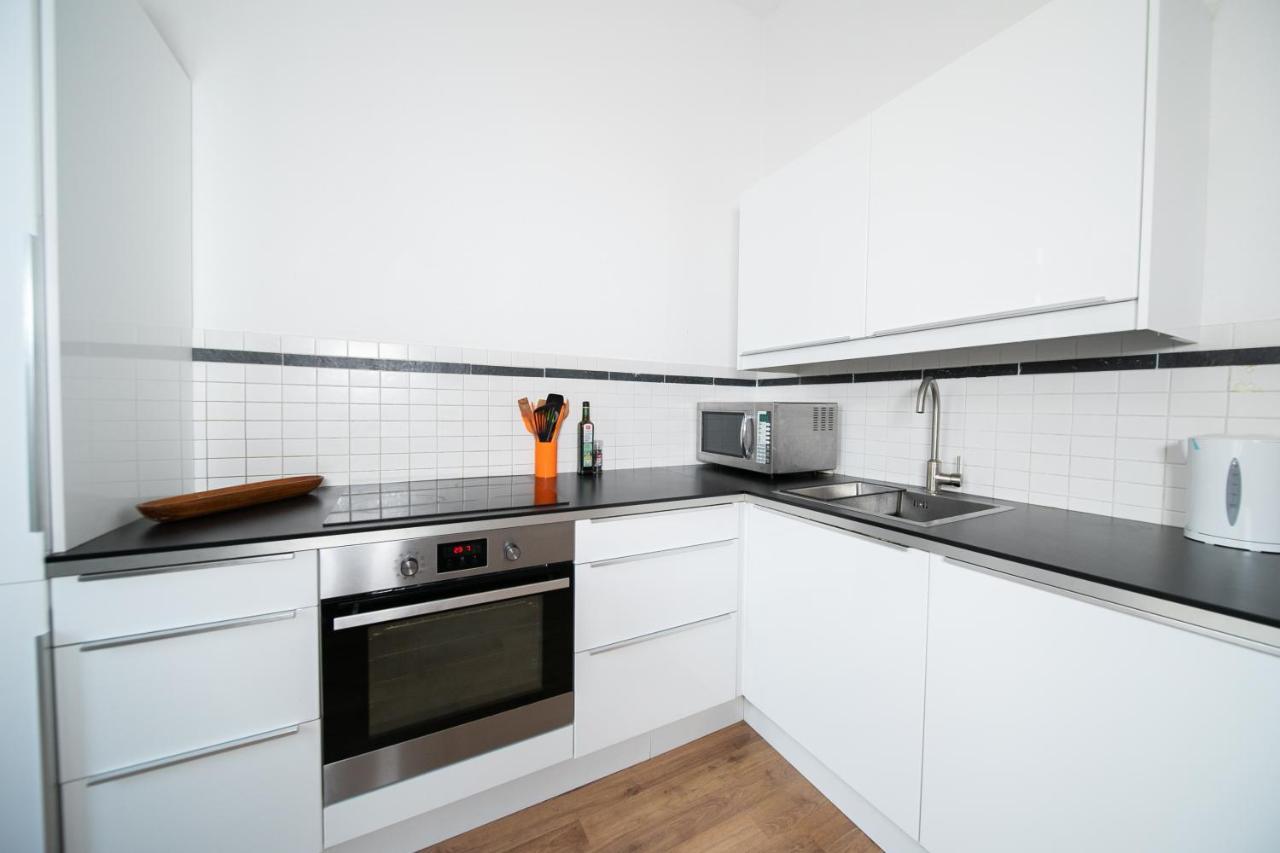 White 60 Qm Apartment - Zentral - Balkon - Messe Düsseldorf Eksteriør bilde