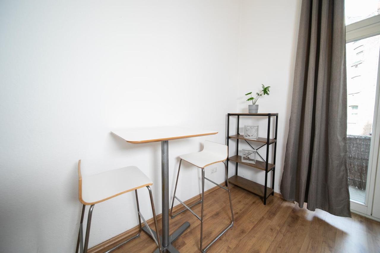 White 60 Qm Apartment - Zentral - Balkon - Messe Düsseldorf Eksteriør bilde